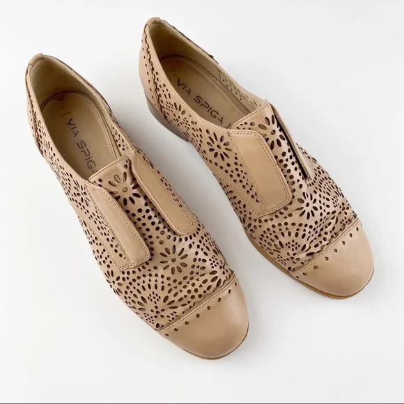 Via Spiga Tan Perforated Flats - Picture 8 of 11
